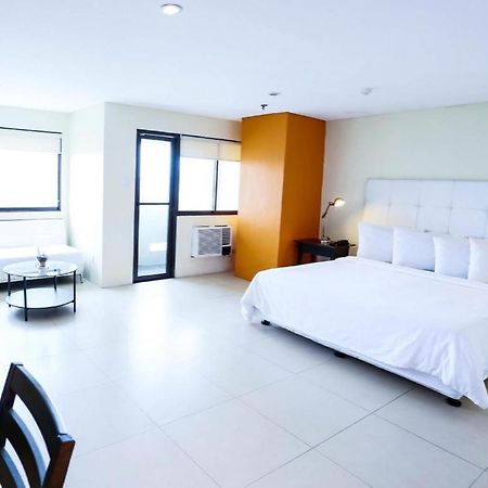 The Victor Hotel Makati City Ngoại thất bức ảnh