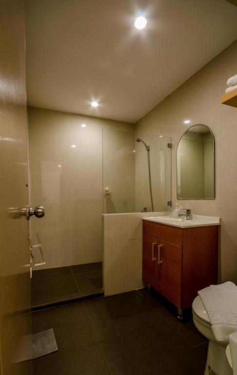 The Victor Hotel Makati City Ngoại thất bức ảnh