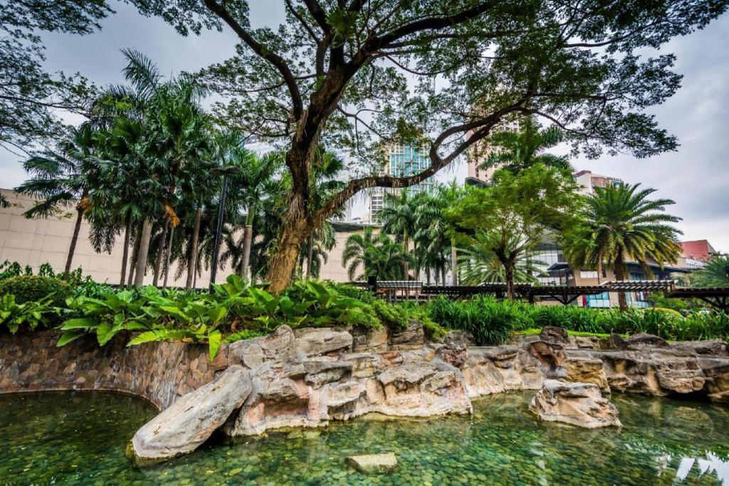The Victor Hotel Makati City Ngoại thất bức ảnh